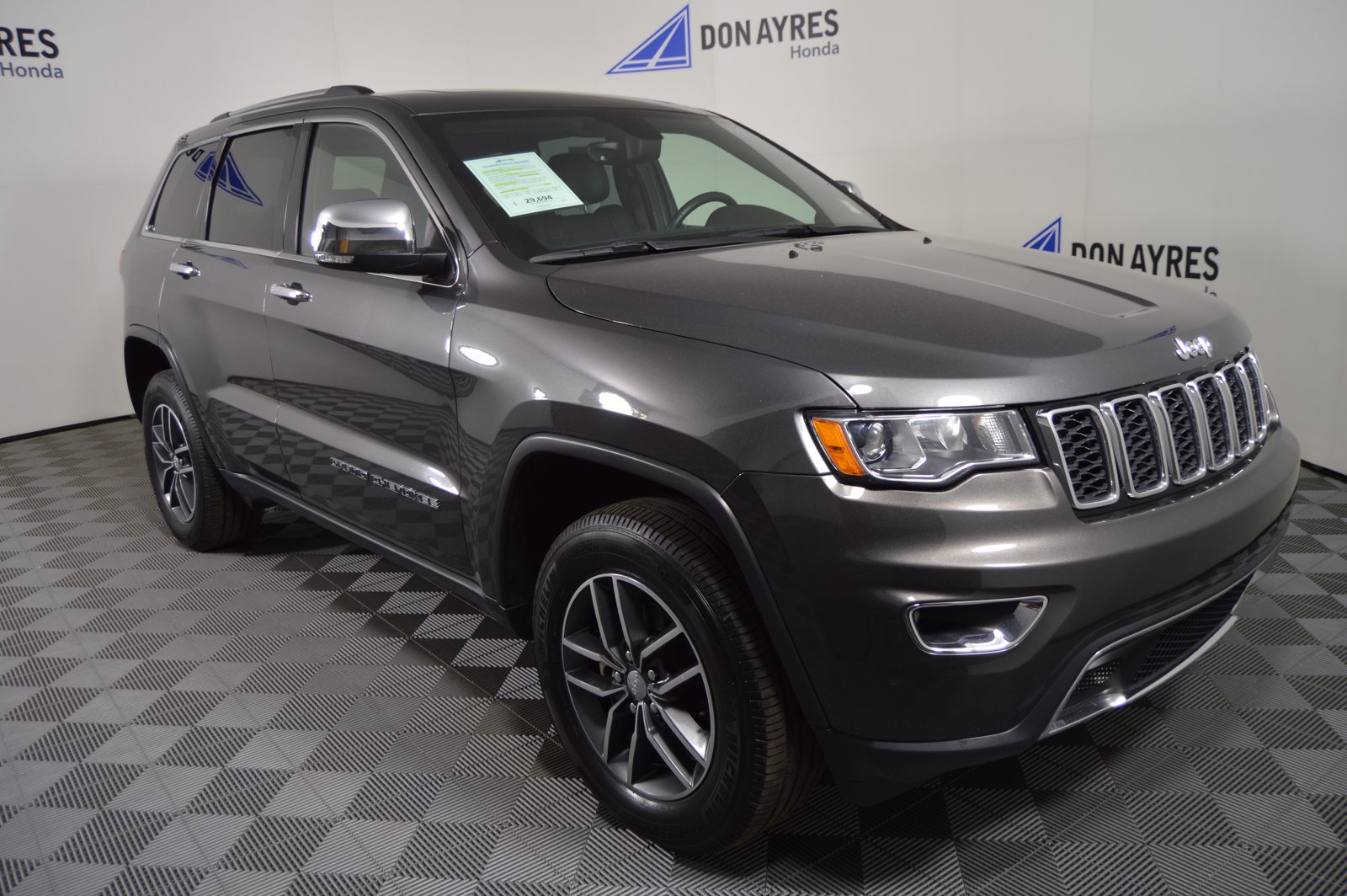 Pre-Owned 2018 Jeep Grand Cherokee Limited 4WD