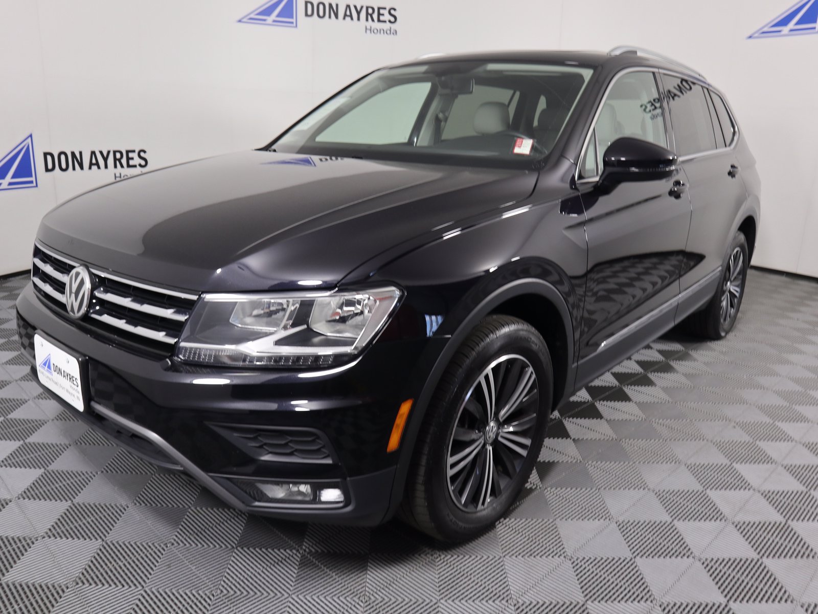 Pre-Owned 2018 Volkswagen Tiguan 2.0T SEL