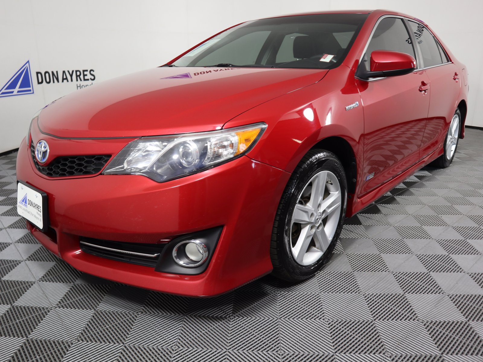 Pre Owned 2014 Toyota Camry Hybrid Se Limited Edition